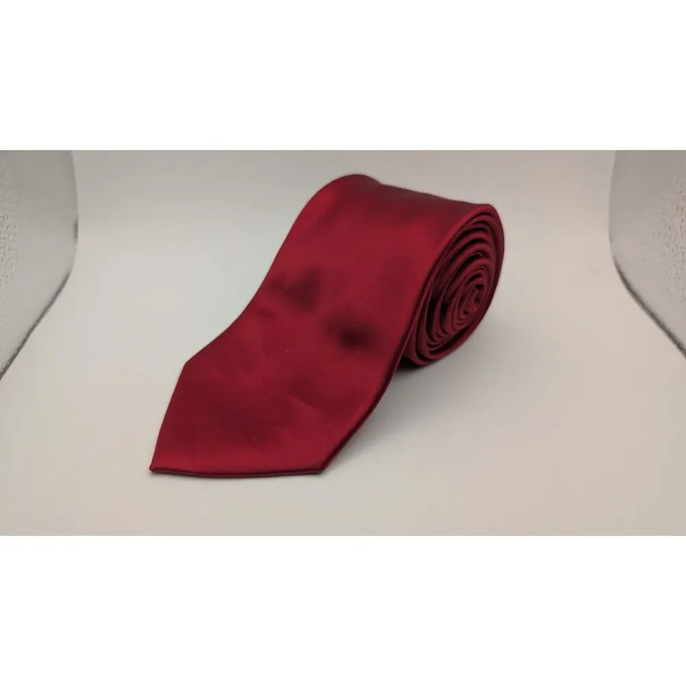 Van Heusen Men’s Red Necktie – Classic Solid Satin Finish